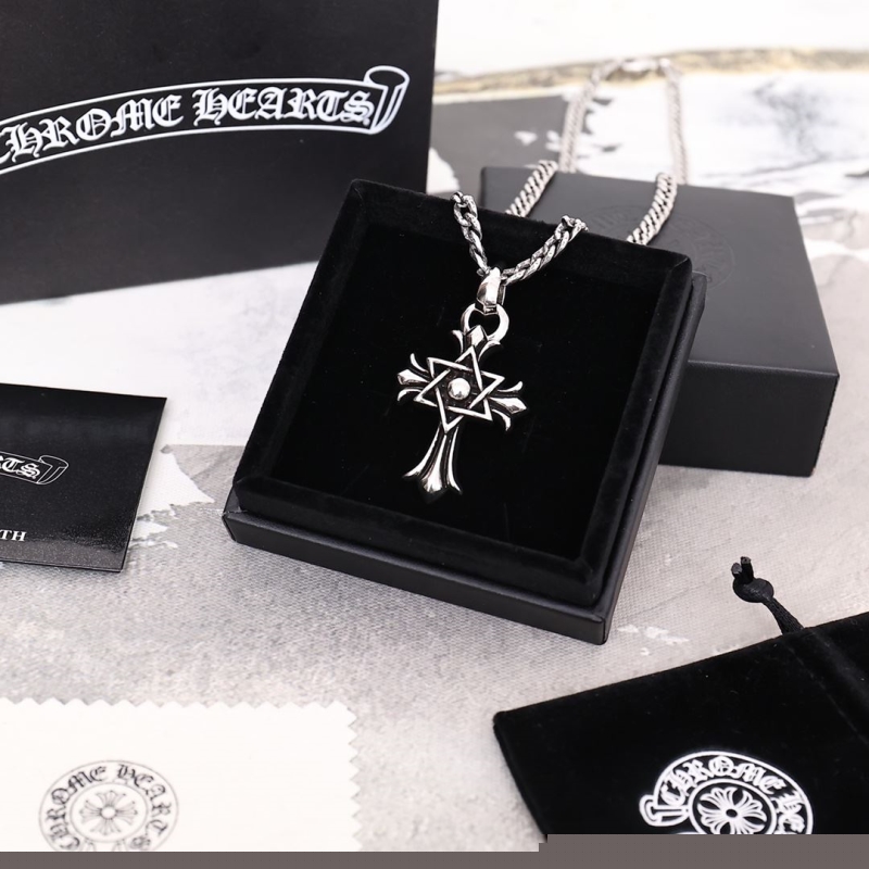 Ch**me He**ts necklaces